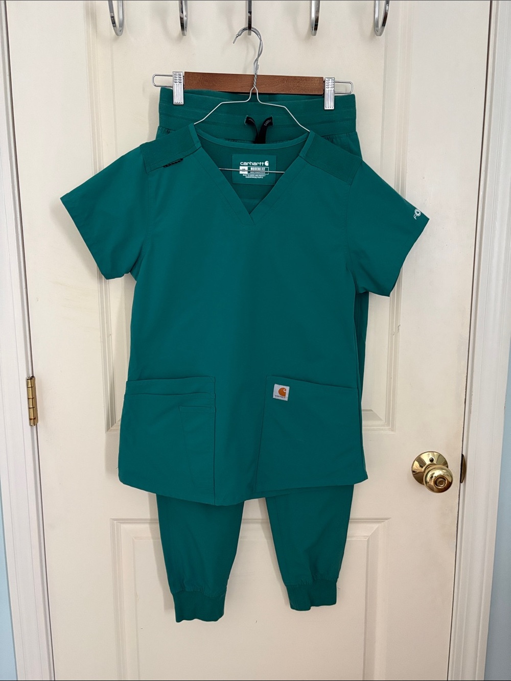 Carhartt Teal V-Neck Scrub Set with Jogger Pant